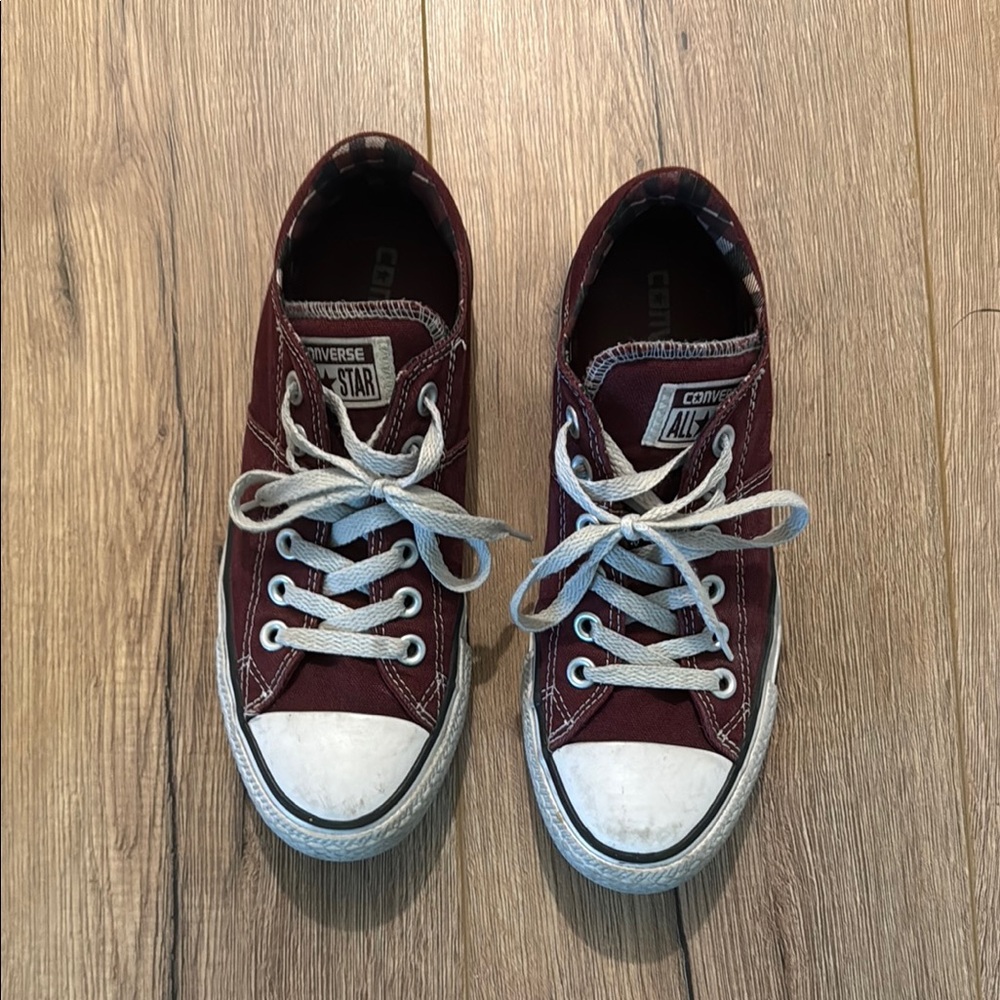 Converse All Star Burgundy Sneakers size 7